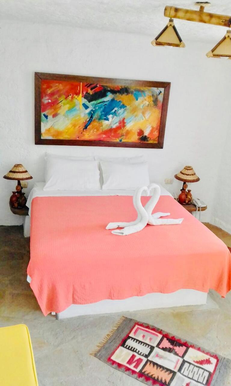 Hotel Smiling Crab Canoas de Punta Sal Eksteriør billede
