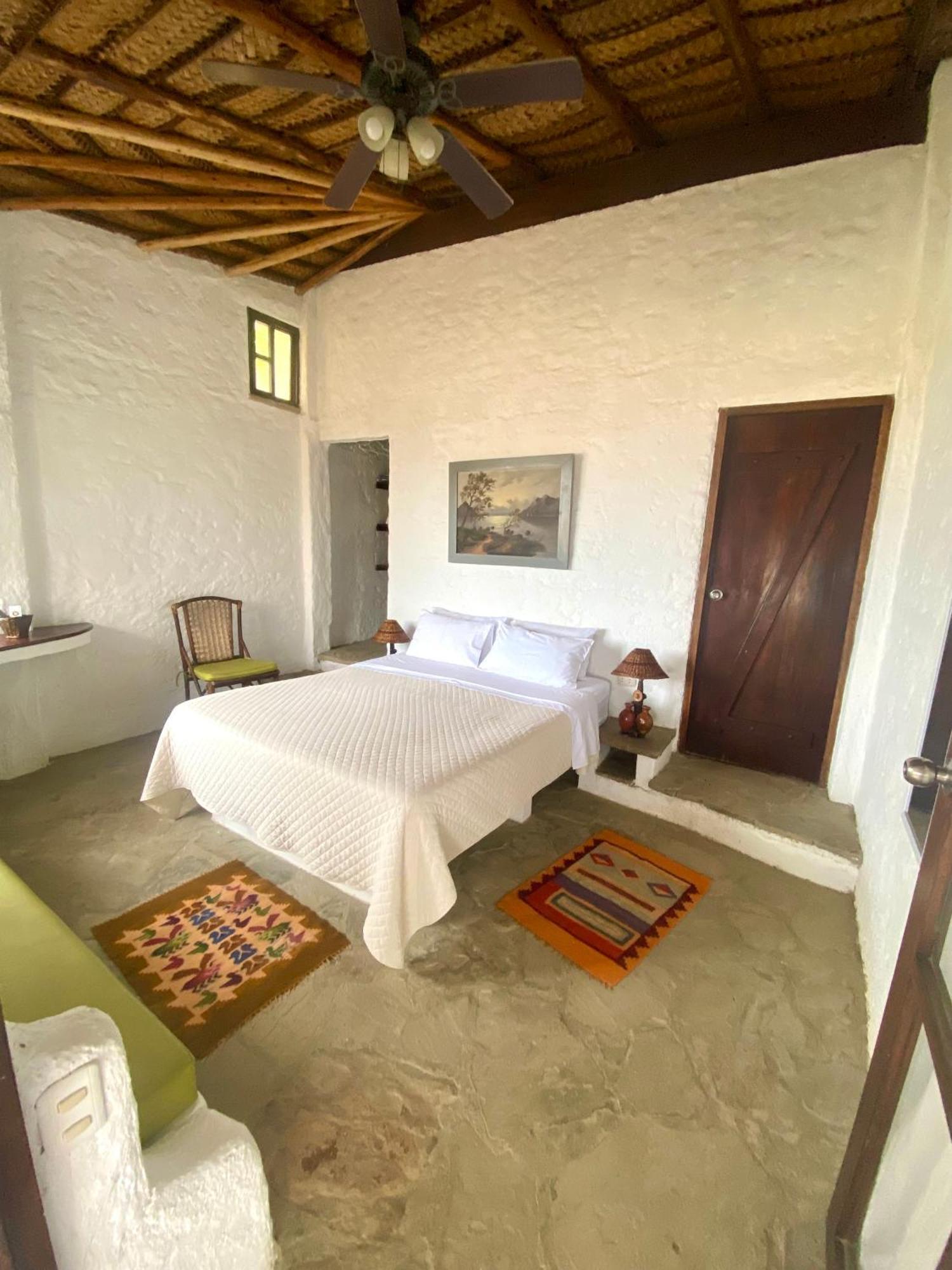 Hotel Smiling Crab Canoas de Punta Sal Eksteriør billede